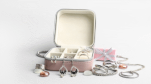 Read more about the article Why Silver Jewellery Is the Perfect Gift for Any Celebration